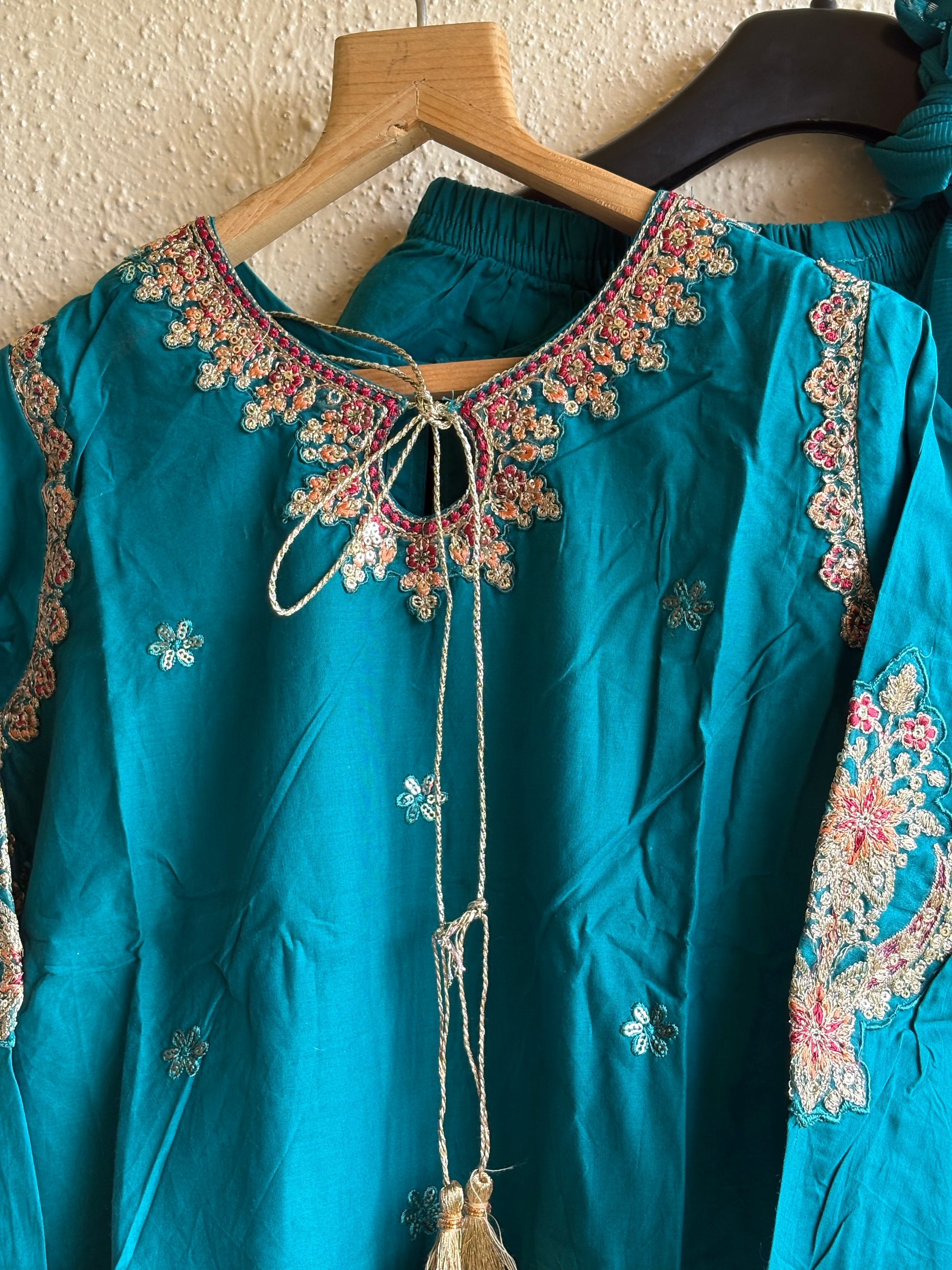 Neelofar-e-Aab