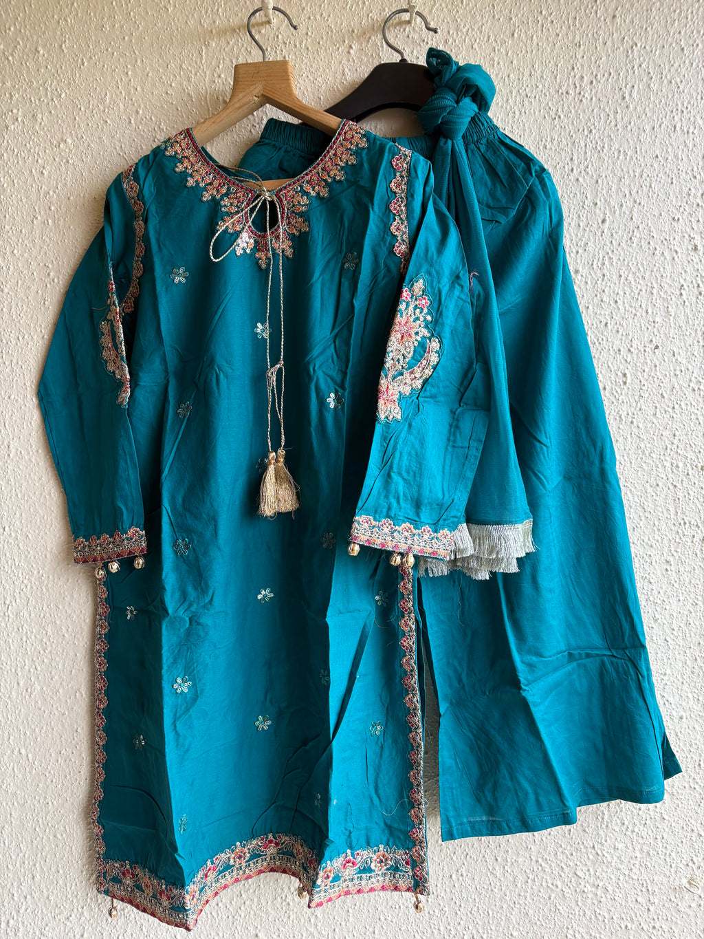 Neelofar-e-Aab