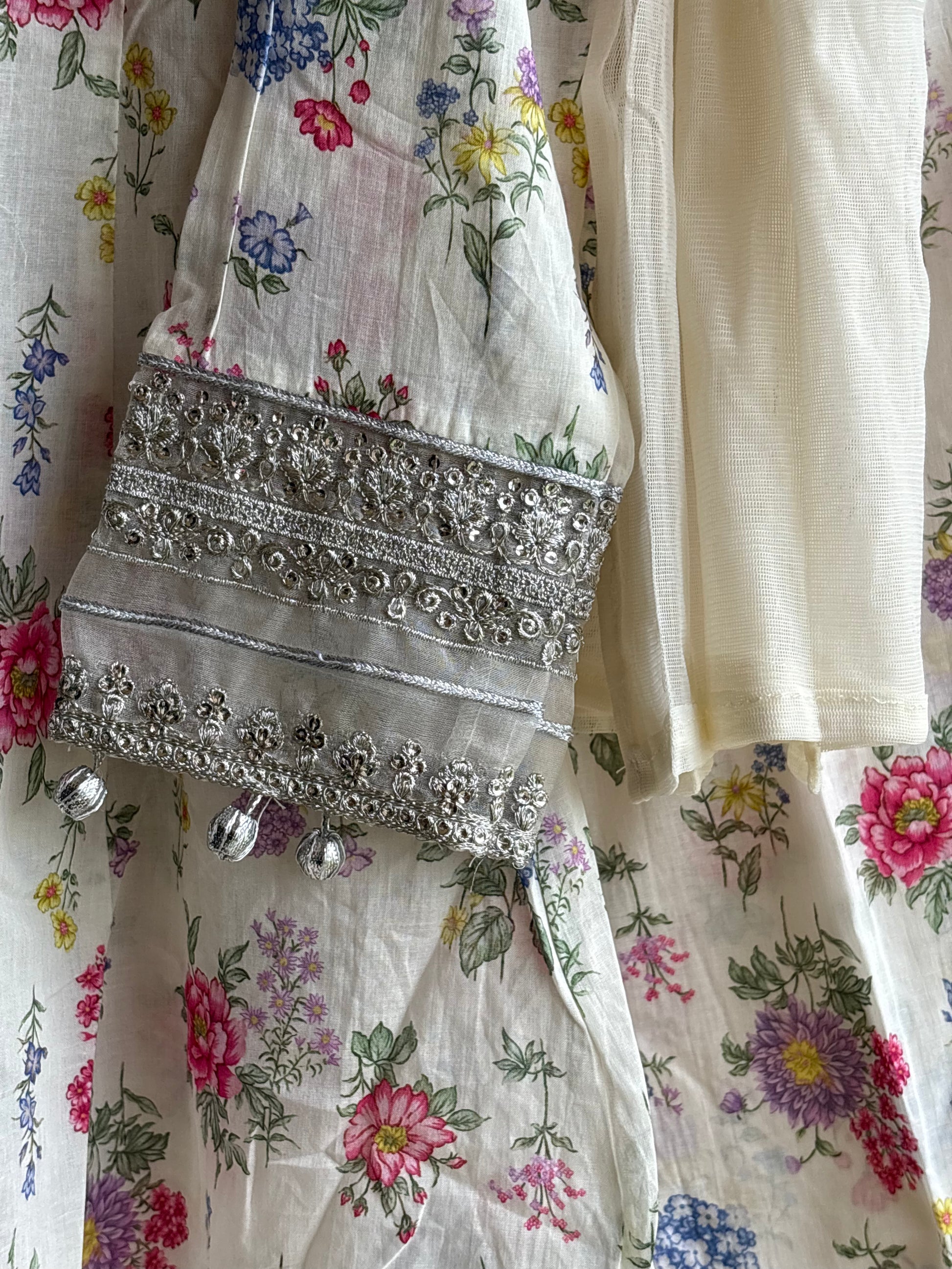 Gulzaar-e-Safed